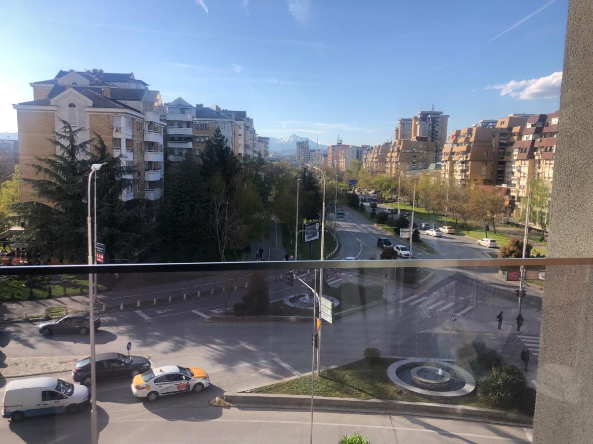 Porta Leks Apartment, Self Check-In, Own Parking Skopje Exterior photo
